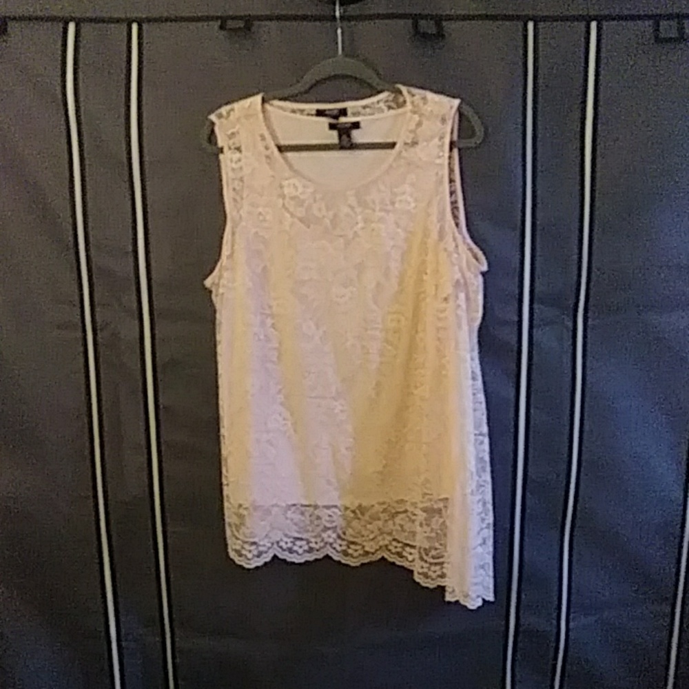 Clearance!!  Alfani Sleeveless Lace Blouse